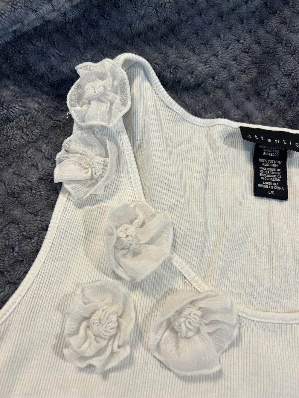 Like New White Ribbed Tank Top With Flower Embellishments On Shoulder. SzL - Picture 3 of 3